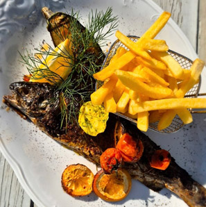 Posiłek w restauracji Gościńca Pod Brzozami